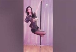 热门美女抖音舞蹈集锦，精彩舞姿引领时尚潮流