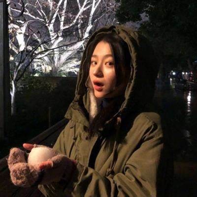 抖阴app污：揭秘热门社交使用的隐秘一面与风险检视