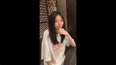 阳冮牛仔抖阴：揭秘抖音背后的热门牛仔时尚潮流